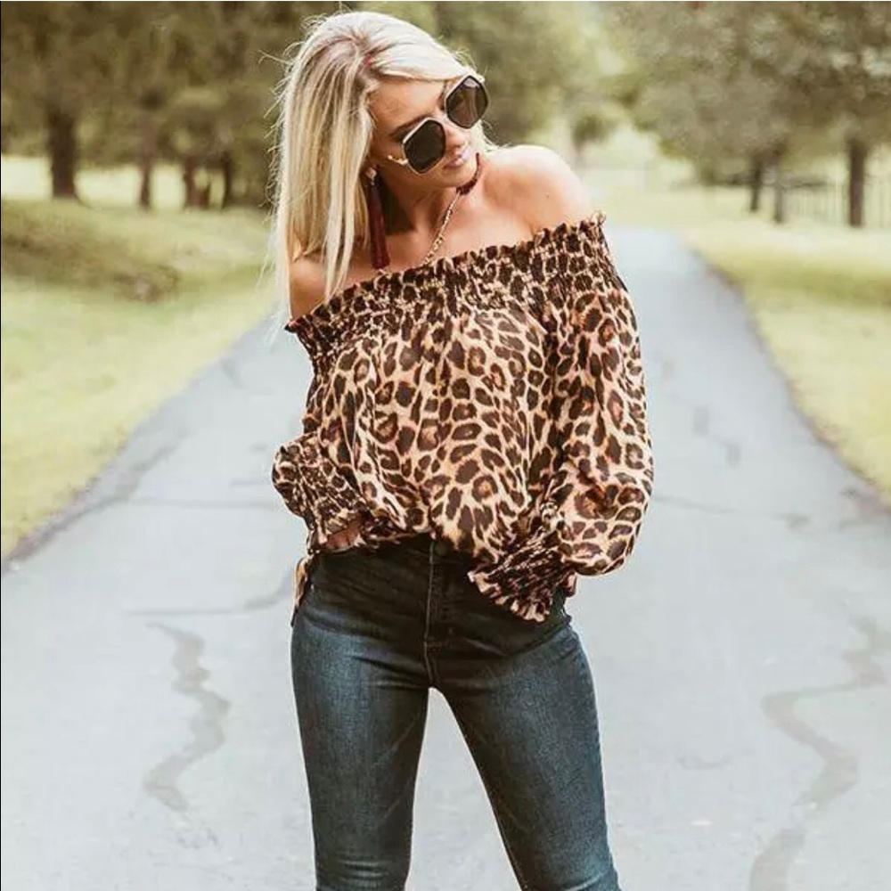 Off-Shoulder, Leopard-Print, Top - Picture 3 of 6